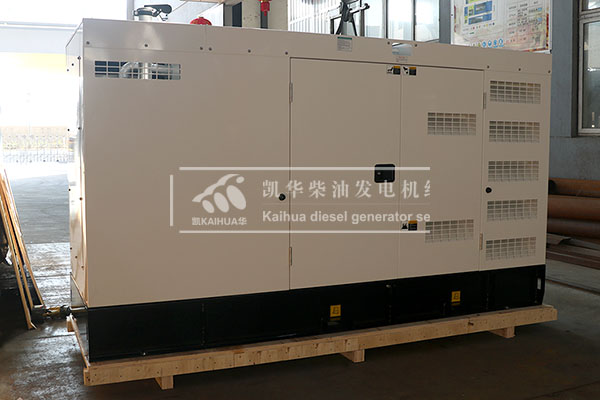 上?？蛻粲嗁徱慌_200kw靜音發(fā)電機組成功出廠